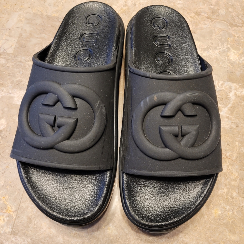 Gucci Black Rubber Slide Sandals with Interlocking G